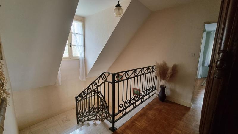 Maison - 208 m² - 6 pièces