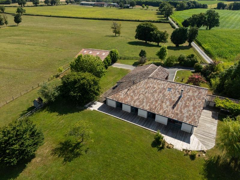 Haras - 352 m² - 8 pièces