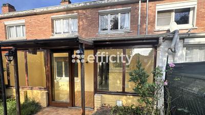 Maison - 99 m² - 5 pièces