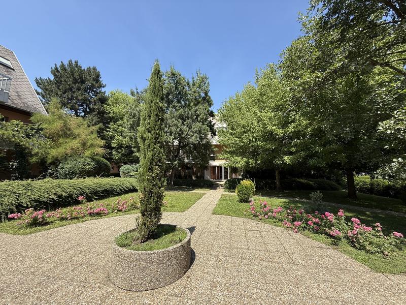 Appartement - 272 m² - 6 pièces