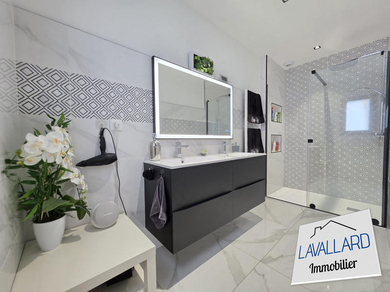 Maison - 167 m² - 6 pièces