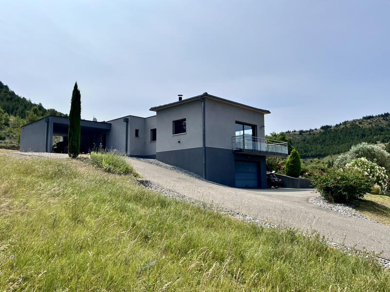 Maison - 159 m² - 5 pièces