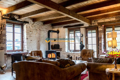 Maison ancienne - 271 m² - 10 pièces