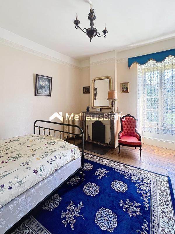 Propriété - 268 m² - 14 pièces