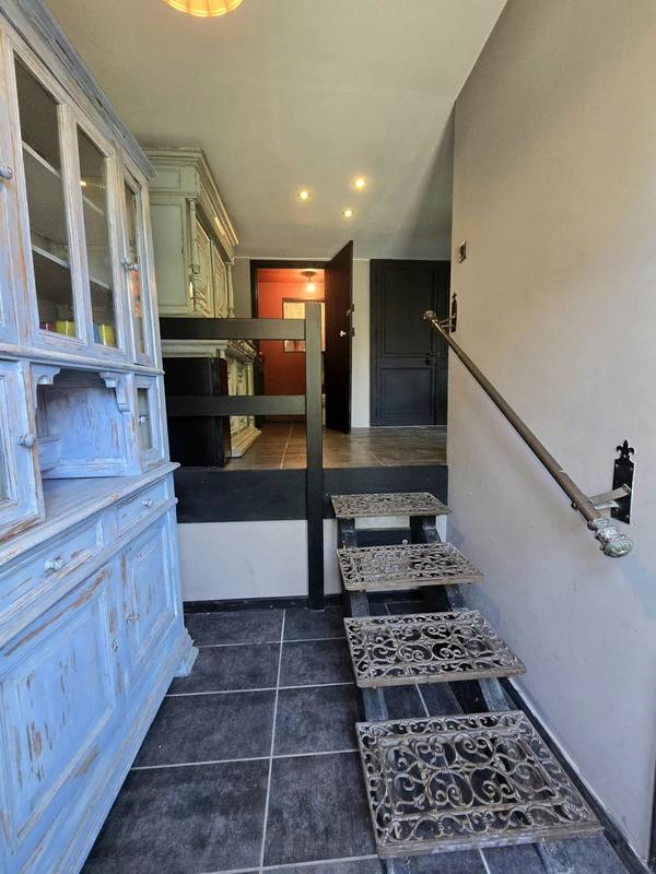 Maison - 220 m² - 9 pièces