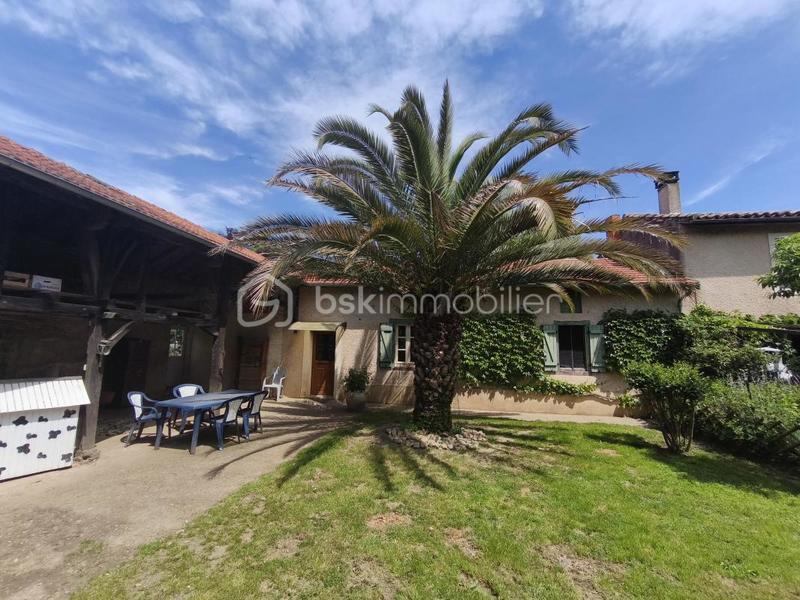 Propriété - 225 m² - 9 pièces