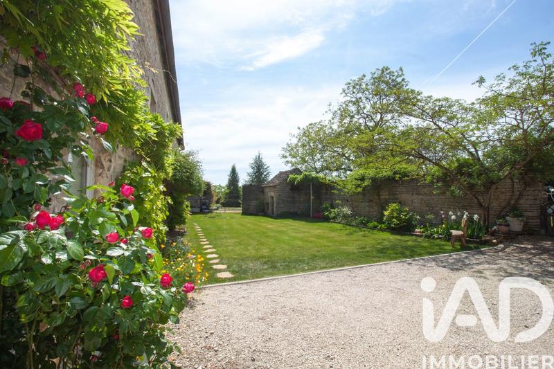 Maison - 280 m² - 8 pièces