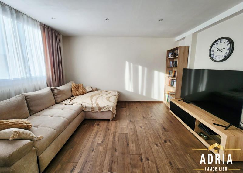 Appartement - 93 m² - 4 pièces