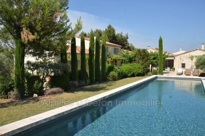 Maison - 260 m² - 7 pièces