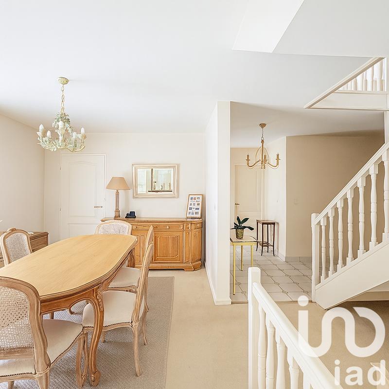 Maison - 202 m² - 7 pièces