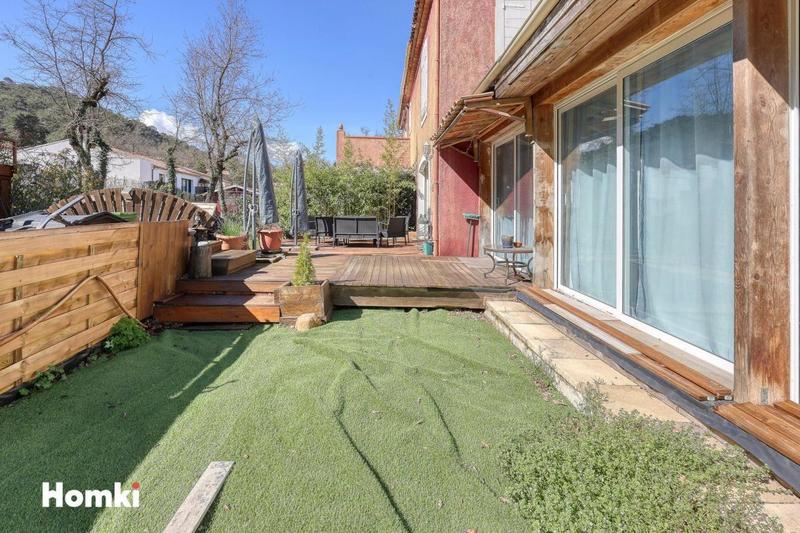 Maison - 324 m² - 8 pièces