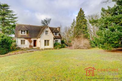 Maison traditionnelle - 153 m² - 6 pièces