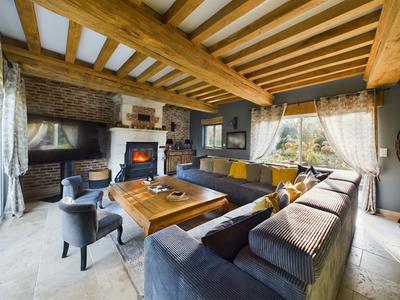 Maison - 180 m² - 6 pièces