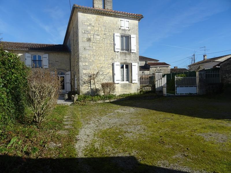 Maison en pierre - 238 m² - 8 pièces