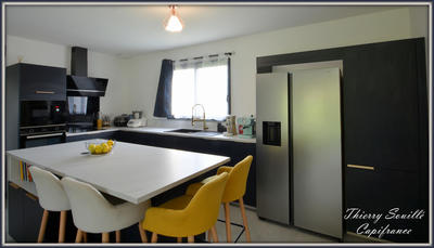 Maison - 98 m² - 5 pièces