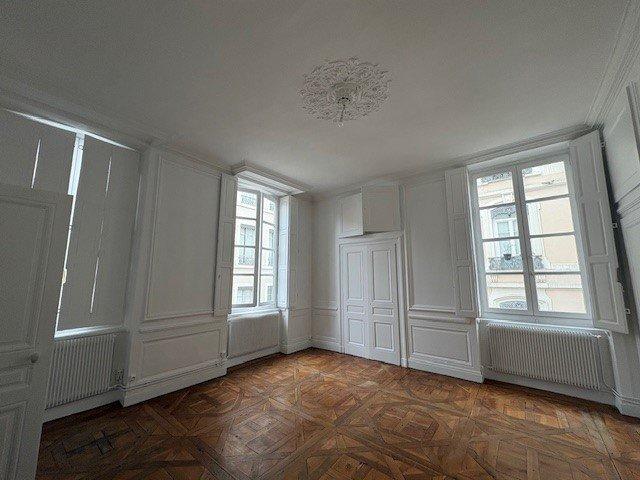Appartement - 107 m² - 4 pièces