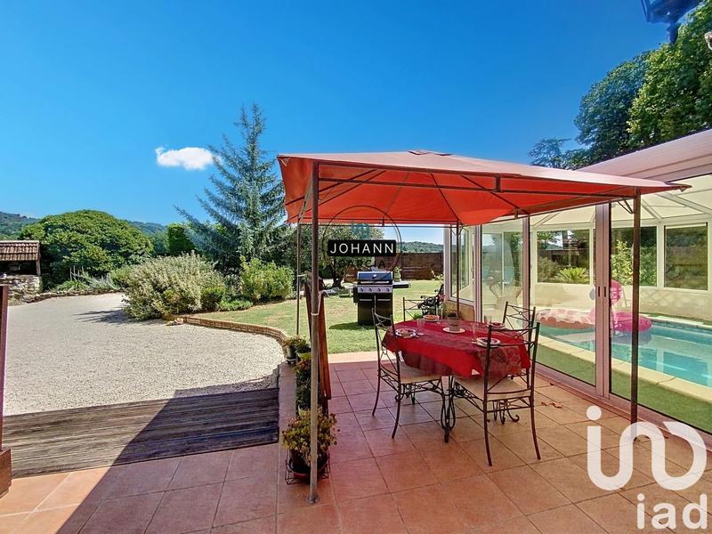 Maison - 222 m² - 9 pièces