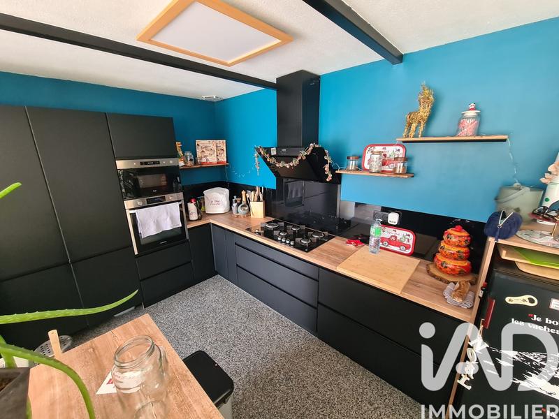 Maison - 213 m² - 9 pièces