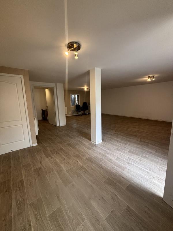 Maison - 400 m² - 1 pièce