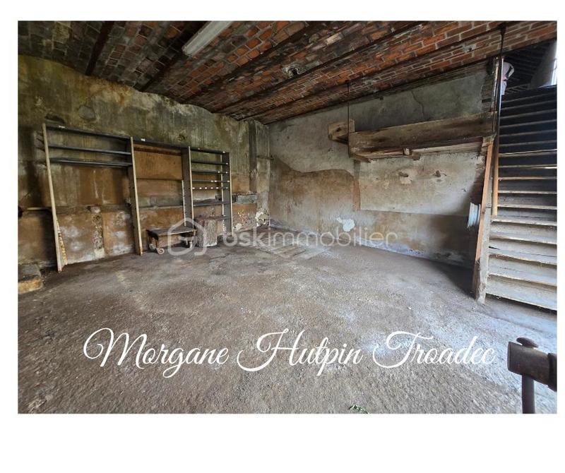 Grange - 250 m² - 1 pièce