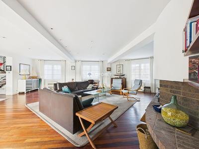 Maison - 256 m² - 6 pièces