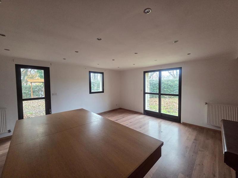 Maison - 235 m² - 6 pièces