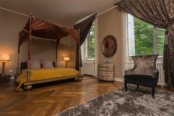 Maison de maîtres - 900 m² - 12 pièces