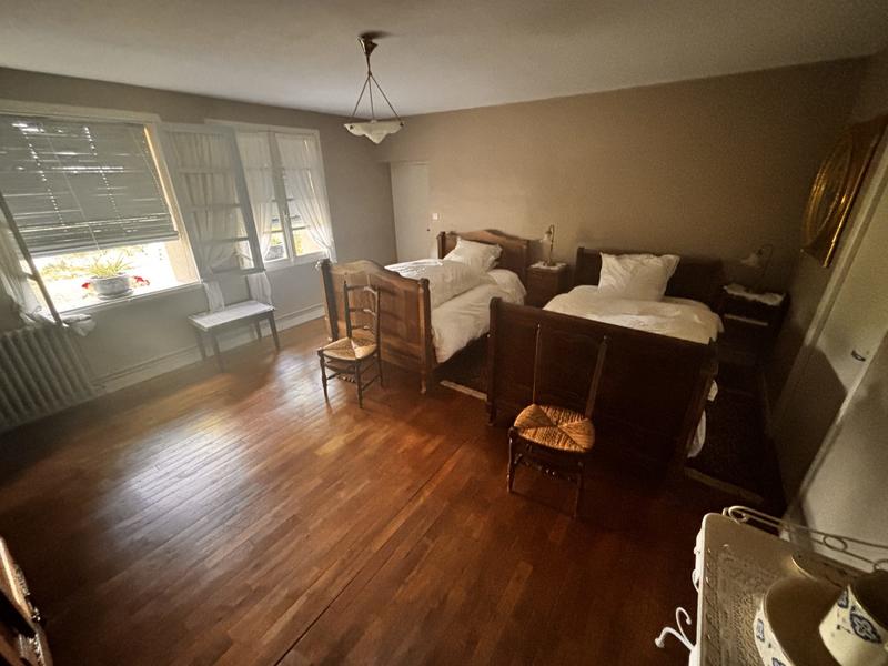 Maison - 254 m² - 8 pièces