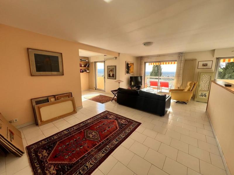 Appartement - 101 m² - 4 pièces