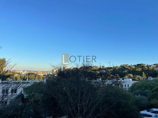 Appartement - 90 m² - 3 pièces