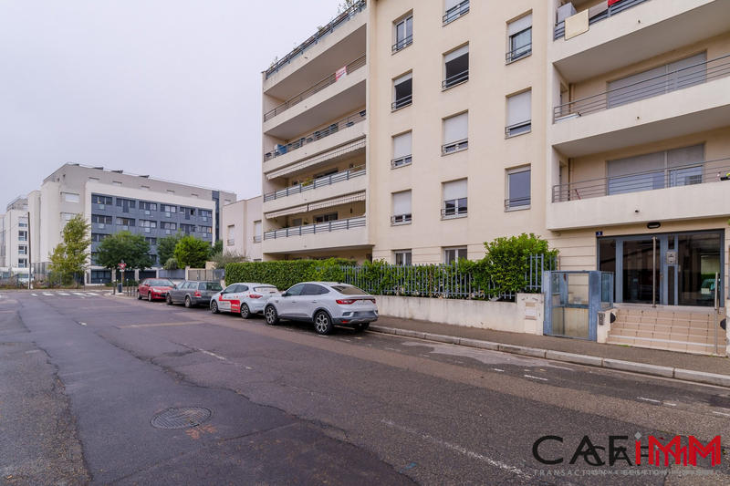 Appartement - 90 m² - 4 pièces