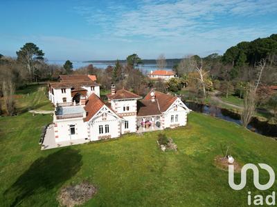 Maison - 200 m² - 9 pièces