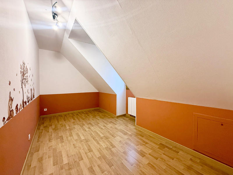 Maison - 99 m² - 5 pièces