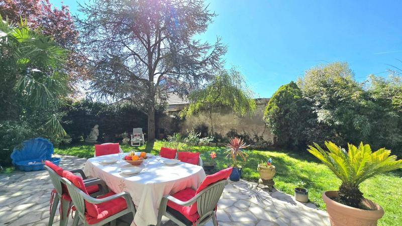 Maison traditionnelle - 163 m² - 7 pièces