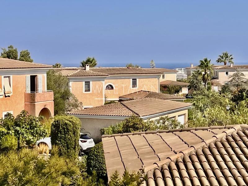 Maison - 121 m² - 5 pièces