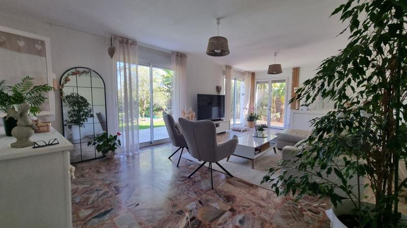 Maison - 206 m² - 8 pièces