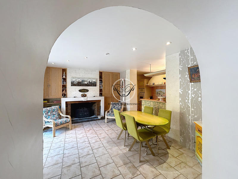 Maison - 160 m² - 7 pièces