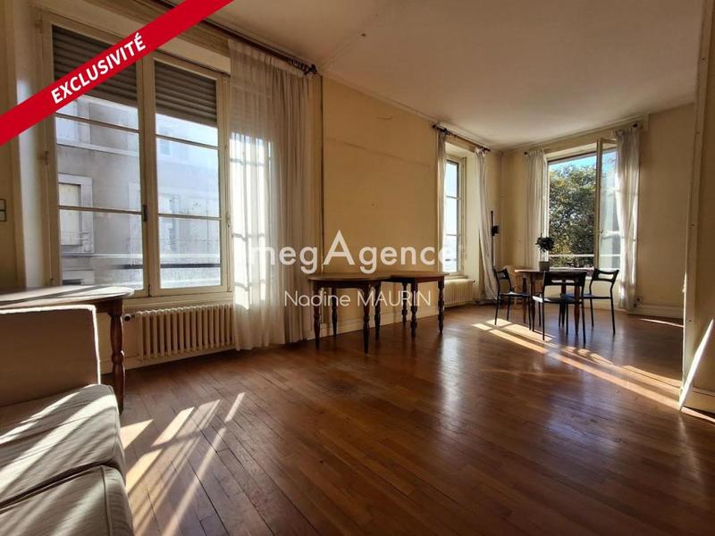 Appartement - 192 m² - 6 pièces