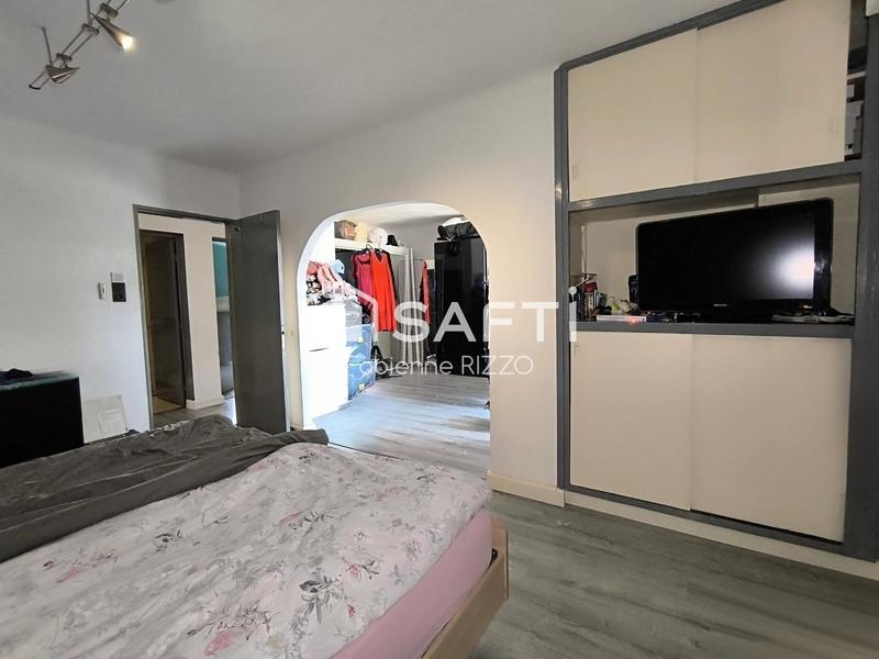 Maison - 195 m² - 8 pièces