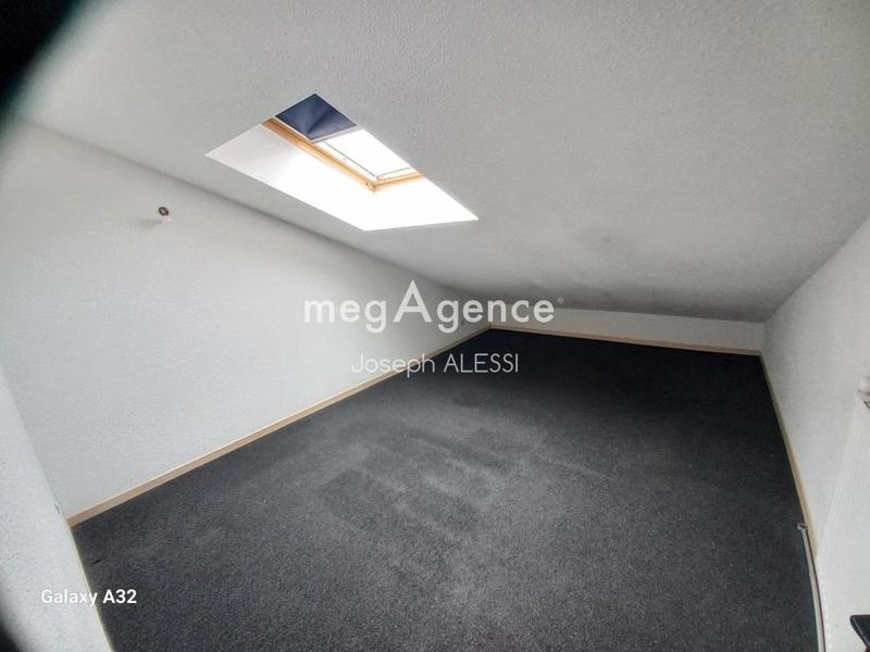 Appartement - 93 m² - 5 pièces