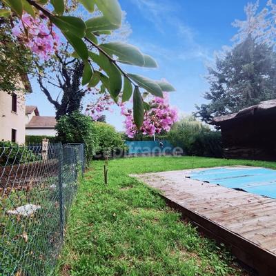 Maison - 210 m² - 10 pièces