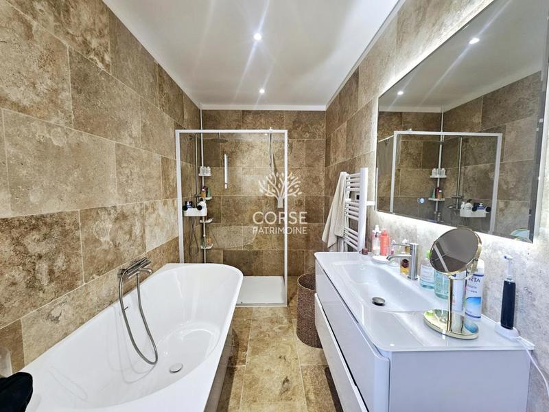 Villa - 140 m² - 4 pièces