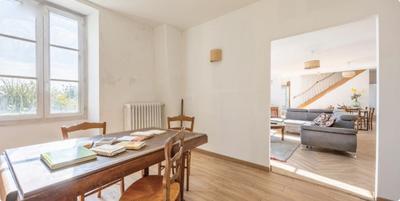 Maison - 230 m² - 6 pièces