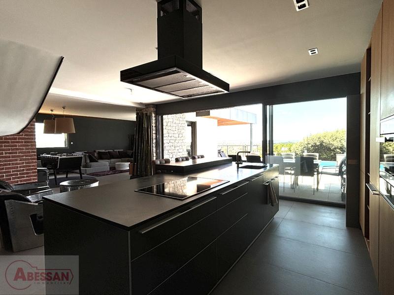 Maison contemporaine - 220 m² - 6 pièces