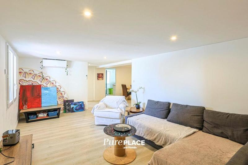 Maison - 384 m² - 5 pièces