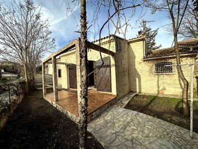 Maison - 97 m² - 5 pièces