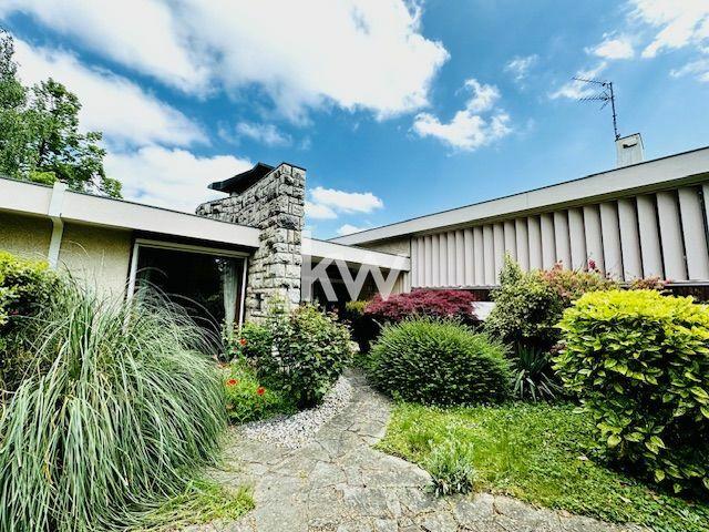 Maison - 315 m² - 11 pièces