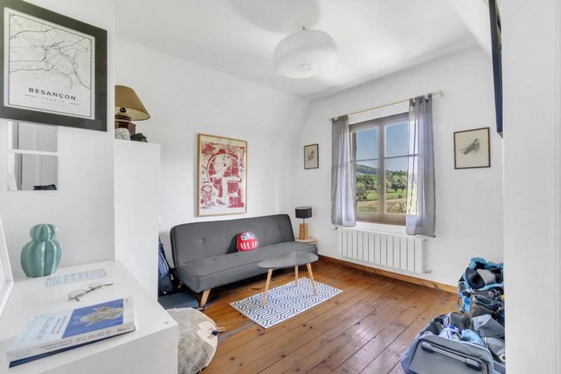 Demeure - 150 m² - 5 pièces