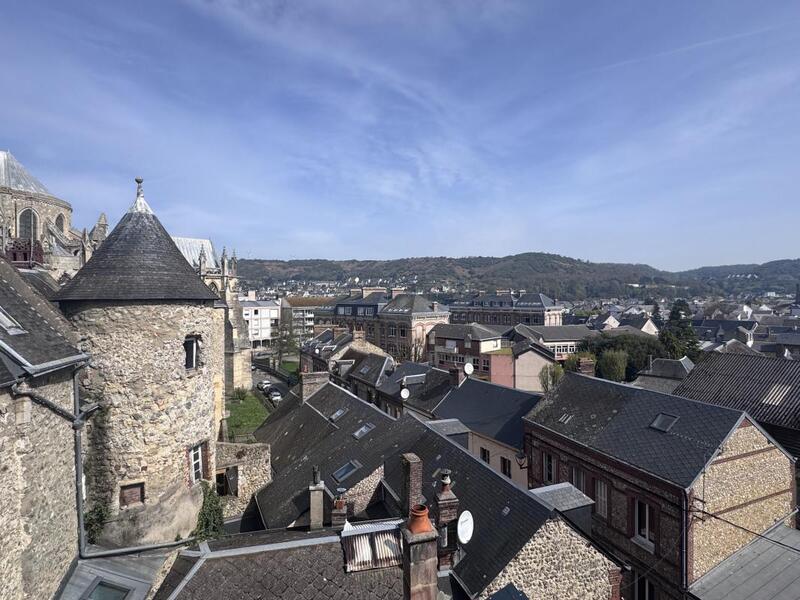 Maison - 250 m² - 7 pièces