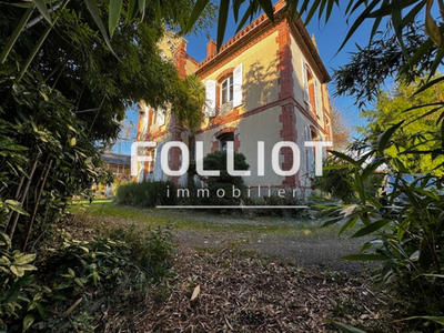 Maison - 357 m² - 15 pièces